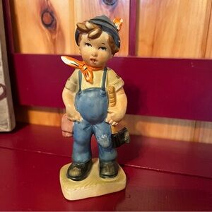 💚Hand-painted boy figurine